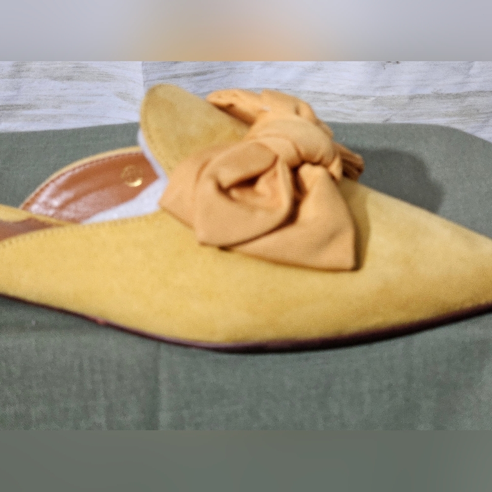 Elegant Yellow Mules with Bow Detail - Picture 8 of 13